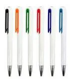 CP24767 - Pluma Plastica